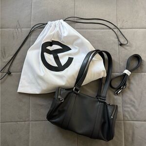 Medium Telfar Duffle - Black